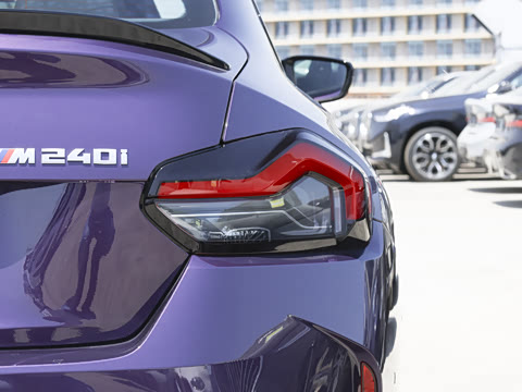 2025�� M240i xDrive