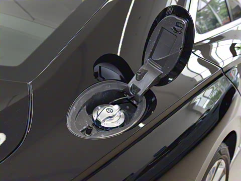 2026�� 4.0T V8 Mulliner