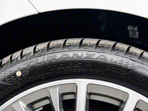 2020�� 325Li �׷���