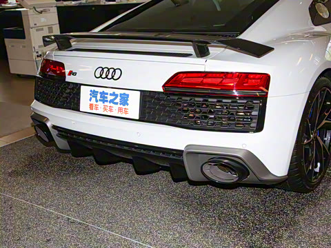 2022�� V10 Coupe performance