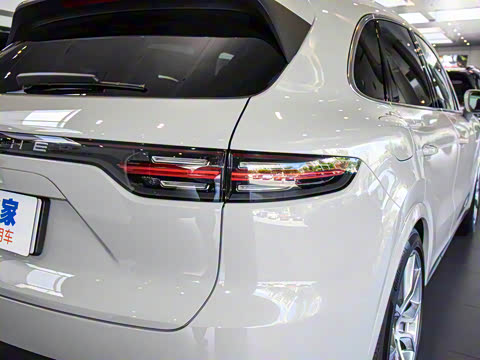 2023�� Cayenne E-Hybrid 2.0T �����