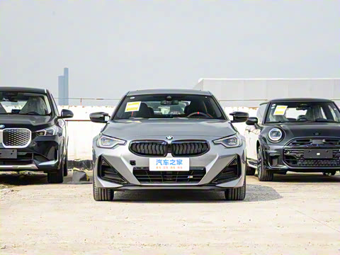 2025�� M240i xDrive