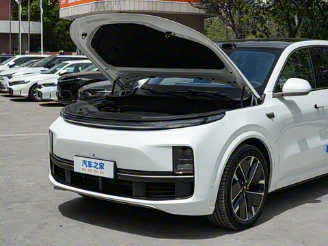 2025�� Ultra ���ܻ��°�