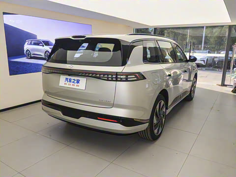 2025�� 636Ultra�Ǽݰ� 6��