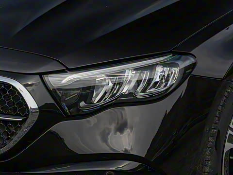 2025�� �Ŀ� E 260 L �˶���