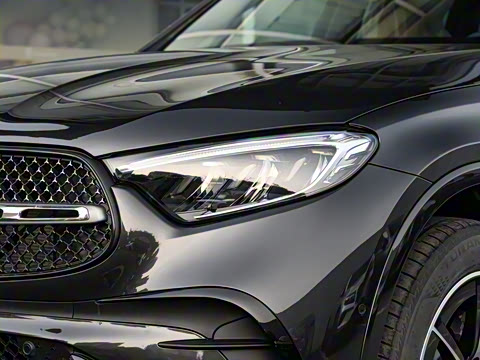 2025�� �Ŀ� GLC 260 L 4MATIC ������