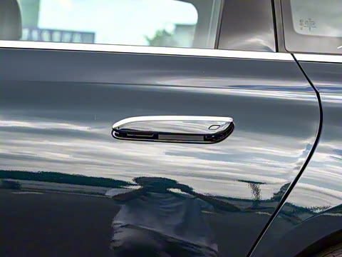 2025�� �Ŀ� E 300 L ʱ����