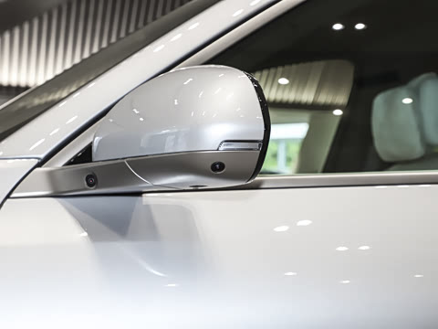 2025�� Ultra ���ܻ��°�