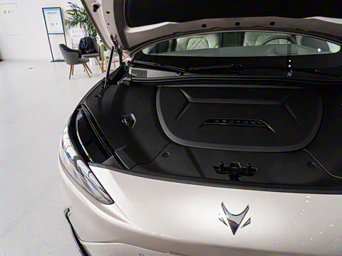 2025�� 735MAX 160kW