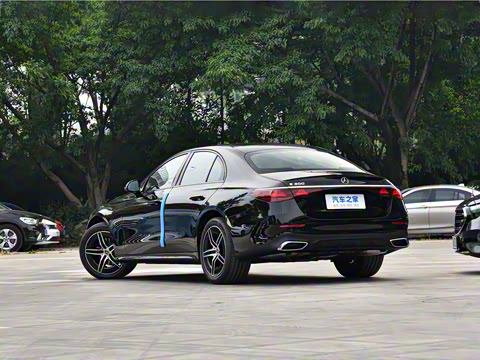 2025�� �Ŀ� E 300 ʱ�����˶���