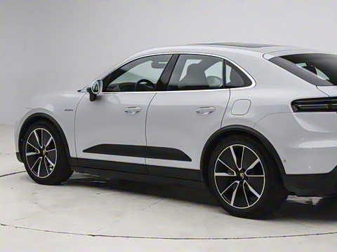 2024�� Macan 4