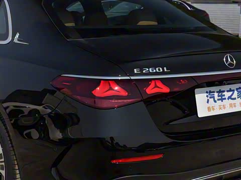 2025�� �Ŀ� E 260 L �˶���