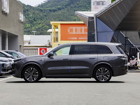 2025�� Ultra ���ܻ��°�