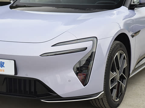 2025�� Max�����