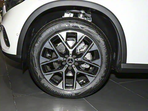 2025�� �Ŀ� GLC 260 L 4MATIC ������