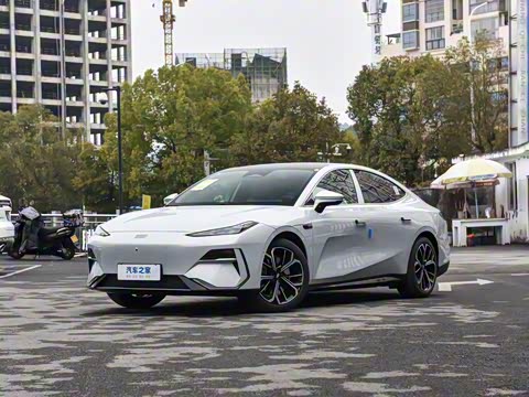 2025�� 700km Զ���Ǽݰ�