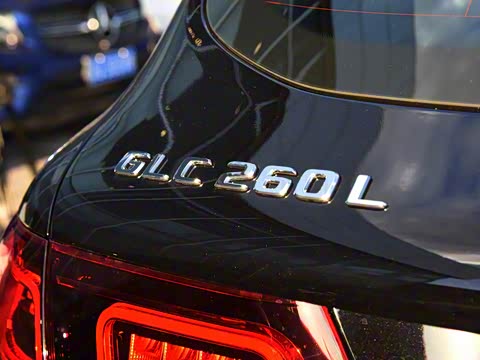 2020�� GLC 260 L 4MATIC ������