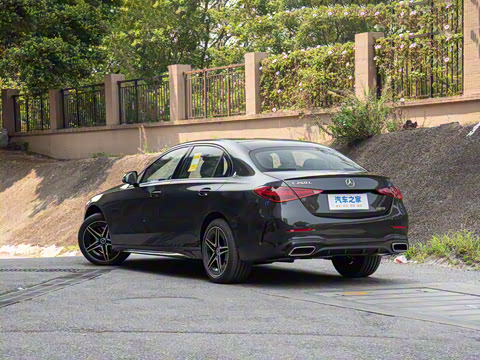 2025�� �Ŀ� C 260 L �ҹ�˶���