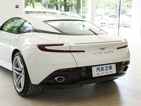 2025�� 4.0T V8 Coupe