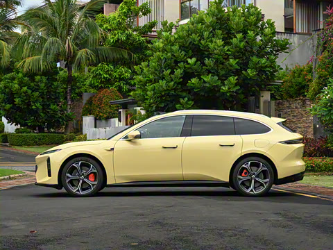 2025�� 75kWh Touring