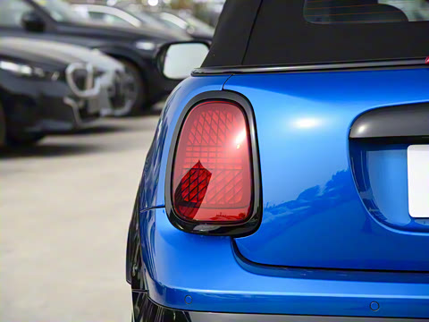 2025�� JOHN COOPER WORKS CABRIO