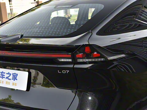 2025�� 300Max  �����Ǽ�AD PRO���̰�