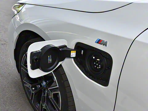 2025 xDrive 50L M˶װ