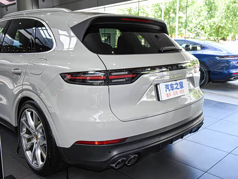 2023�� Cayenne E-Hybrid 2.0T �����