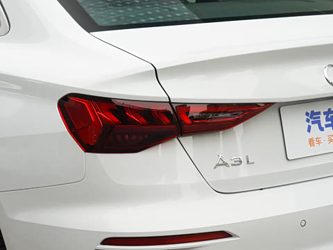 2023�� �Ŀ� A3L Limousine 35 TFSI ʱ���˶���