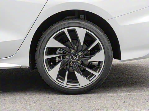 2023�� �Ŀ� A3L Limousine 35 TFSI ʱ���˶���