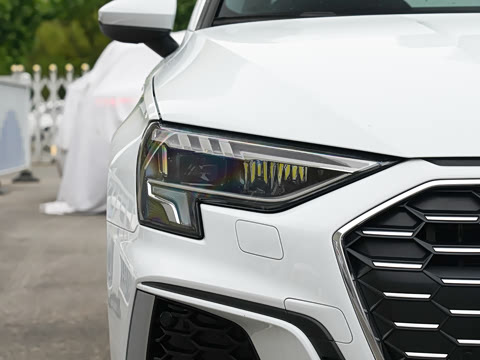 2023�� �Ŀ� A3L Limousine 35 TFSI ʱ���˶���