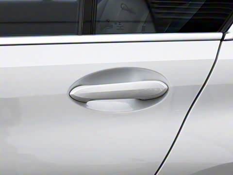 2020�� �Ŀ� 325i M�˶���װ