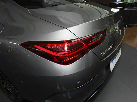 2025�� CLA 260 4MATIC