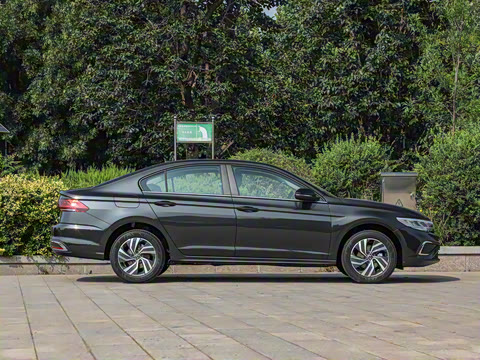 2025�� �Ŀ� 200TSI DSG���е�����