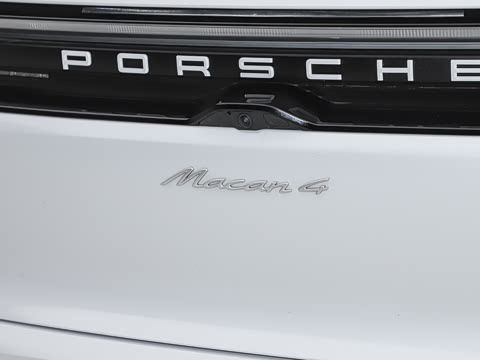 2024�� Macan 4