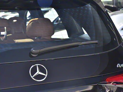 2025�� �Ŀ� GLC 260 L 4MATIC ������