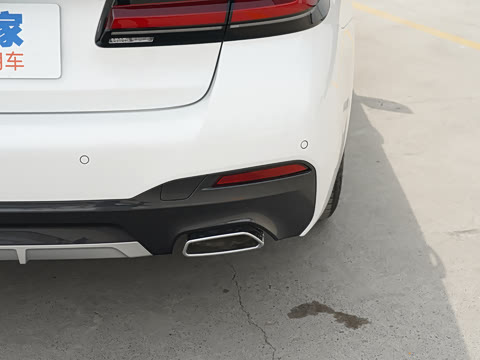 2022�� �Ŀ�� 530Li ������ M�˶���װ