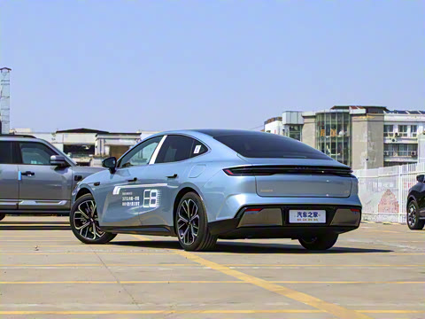 2025�� 700km Զ���Ǽݰ�