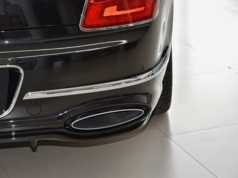 2026�� 4.0T V8 Mulliner