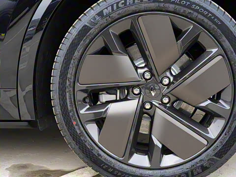 2025�� Ultra ���ܻ��°�