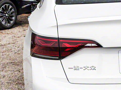 2025�� �Ŀ� 300TSI DSG��Խ��