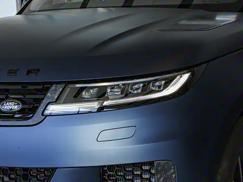 2025�� 4.4 V8 SV Edition Two