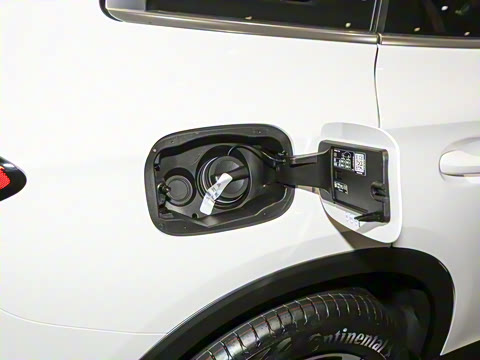 2025�� �Ŀ� GLC 260 L 4MATIC ������