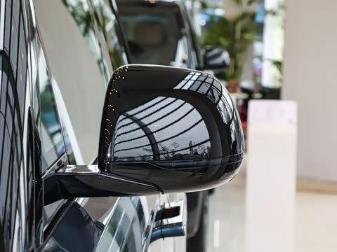 2025�� 400PS Dynamic HSE