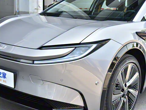 2025�� 550 PRO���а�