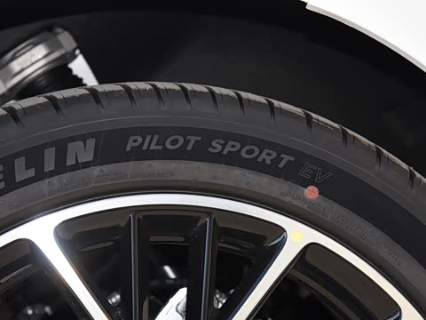 2025�� �������� Max �콢��