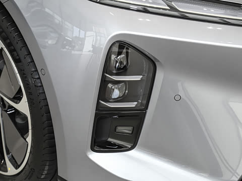 2025�� 75kWh Touring