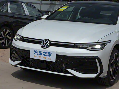 2025�� �Ŀ�� 300TSI R-Line