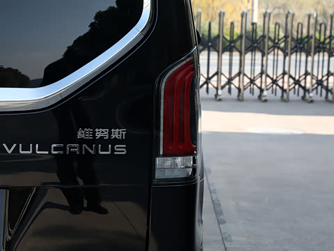 2025�� 2.0T ��Ӱ