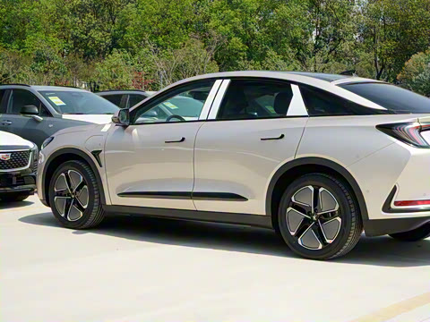 2025�� 735MAX 175kW